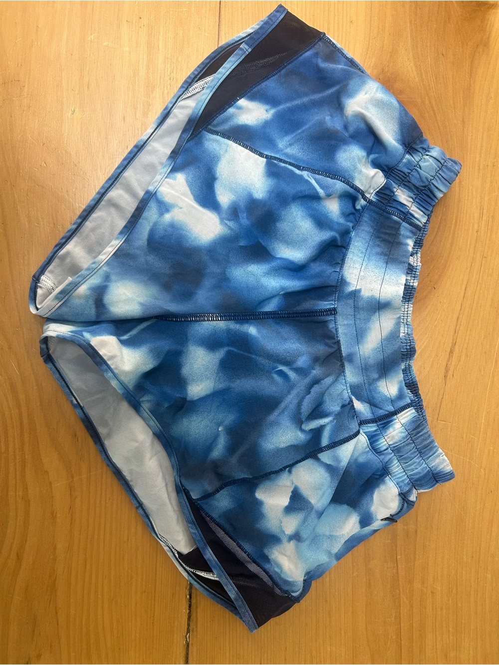 Hotty Hot Lululemon Blue Tie-Dye Waistband Athletic Shorts